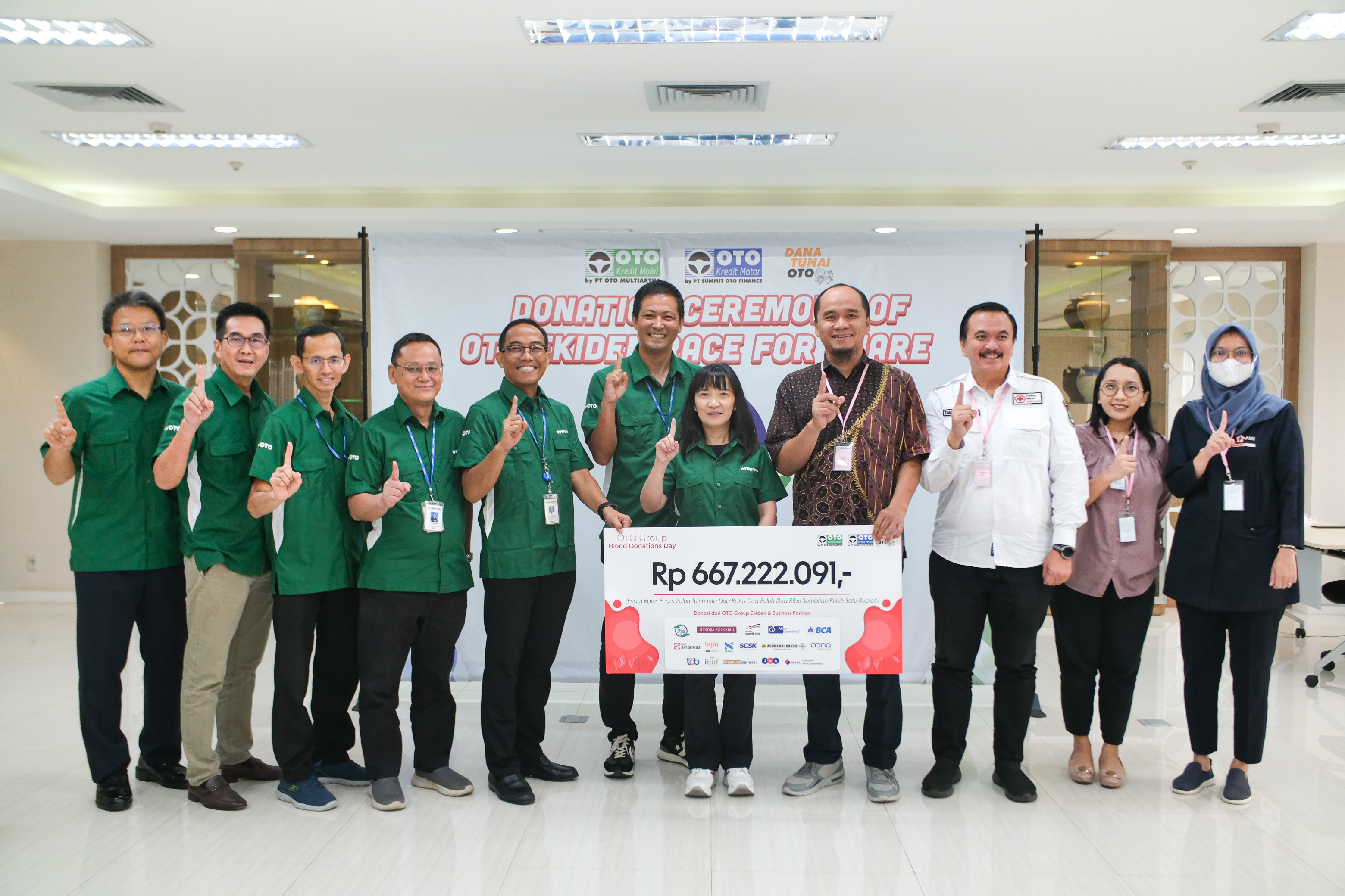 OTO Group Serahkan Donasi Kemanusiaan Senilai Rp 667.222.091 Untuk Palang Merah Indonesia
