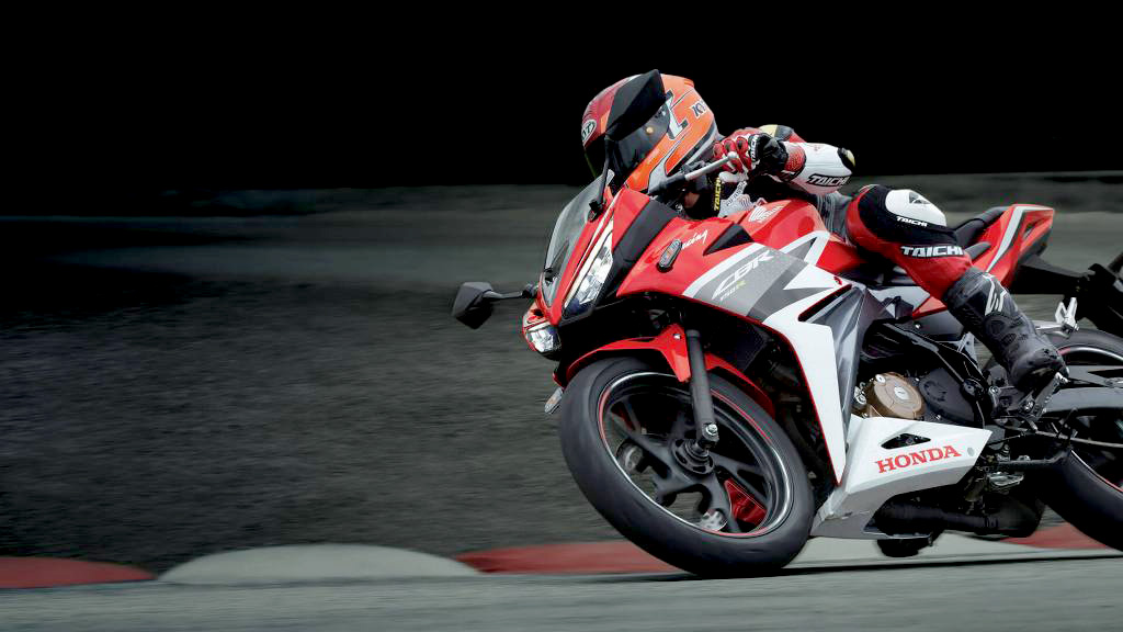 Honda CBR150R Jadi Motor Terbaik 2016 Pilihan Forwot