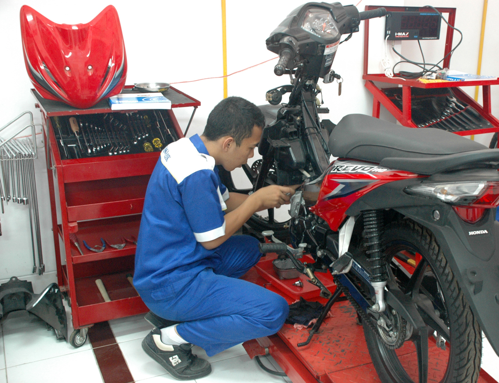 Pertamina Latih Lulusan SMK Jadi Mekanik Handal