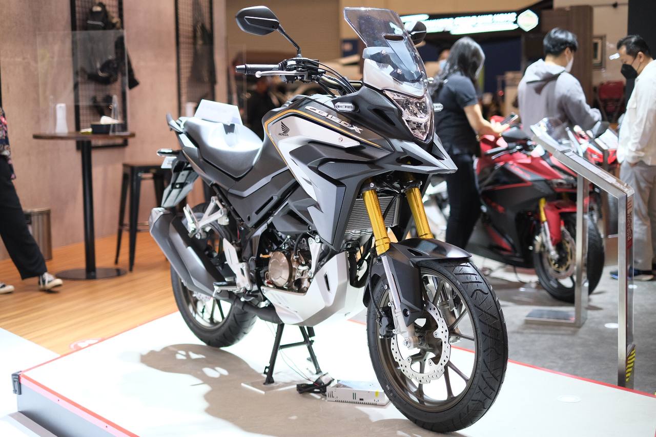 Baru Diluncurkan, Honda New CB150X Laris Manis Di GIIAS 2021