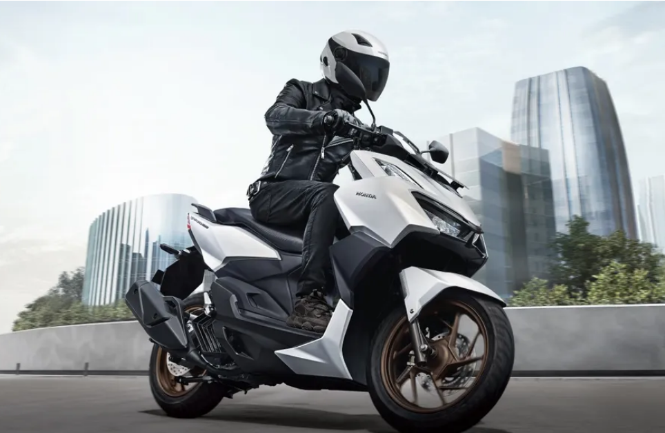 Selisih Harga Cukup Jauh, Pilih All New Honda Vario 160 tipe CBS atau ABS?