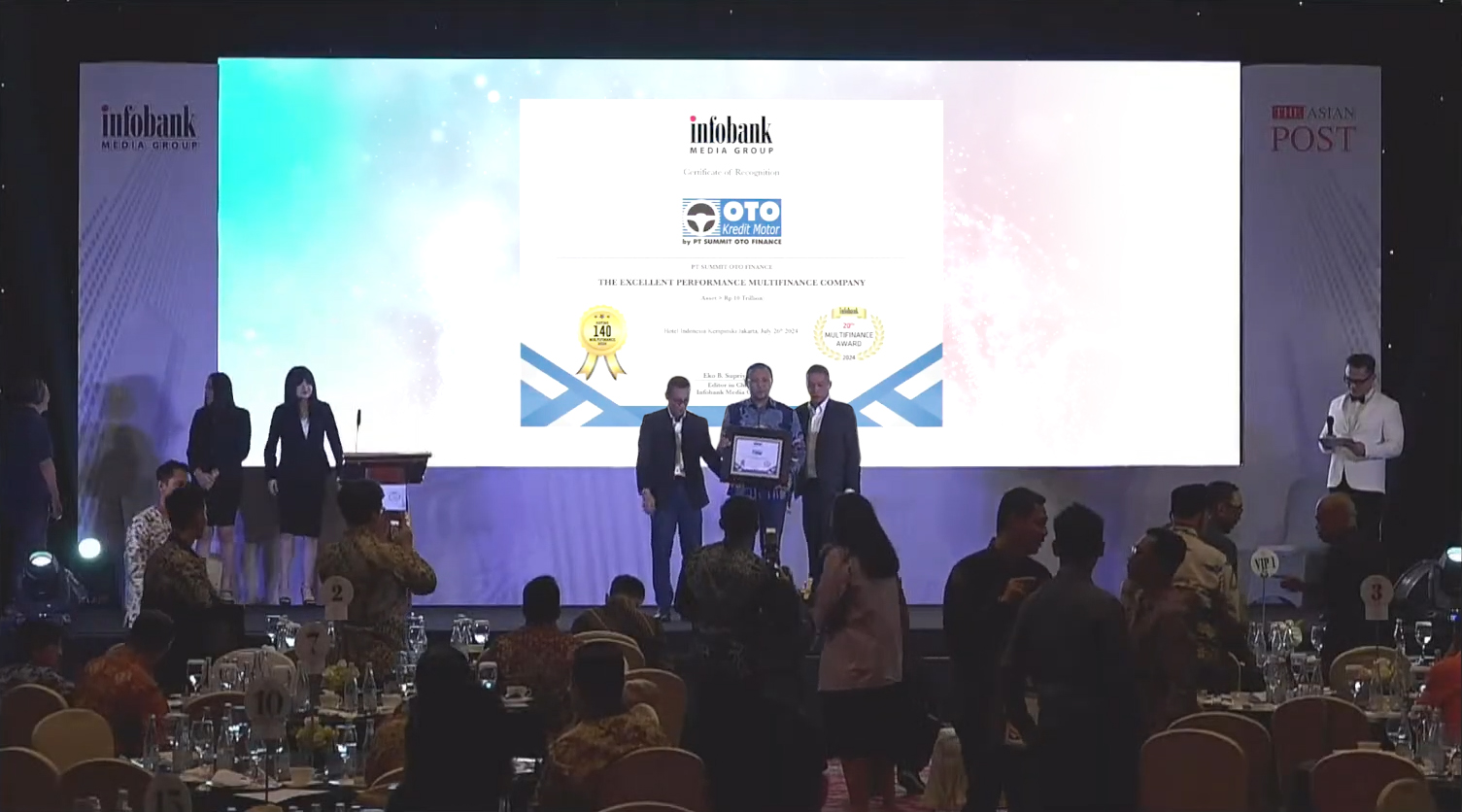 PT Summit Oto Finance Raih Penghargaan Non-Bank Financial Institution Award 2024 dari Infobank Media Group